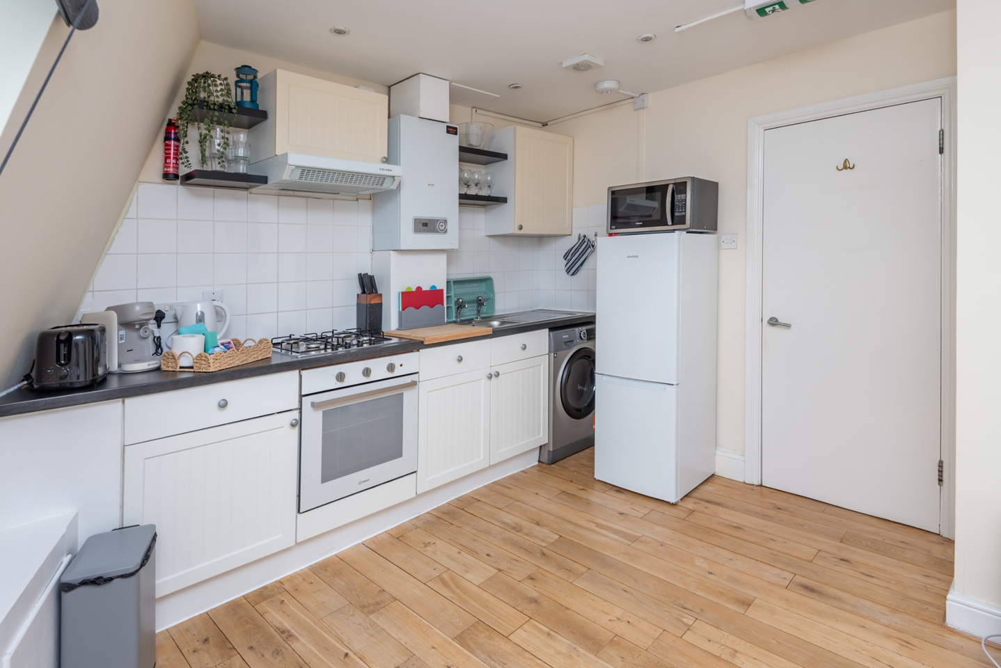 Additional image 7 of 2 Bed Flat, Falcon Road, SW11, N1 7GU