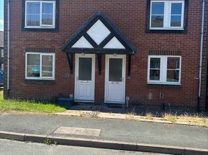 3 Bed Semi-Detached House, Glandwr, SY16