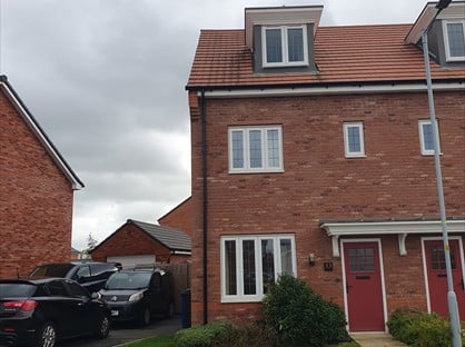 3 Bed Semi-Detached House, Featherstone Crescent, SK8