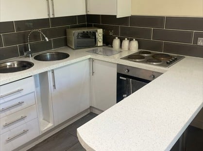 1 Bed Flat, High Oak, DY5