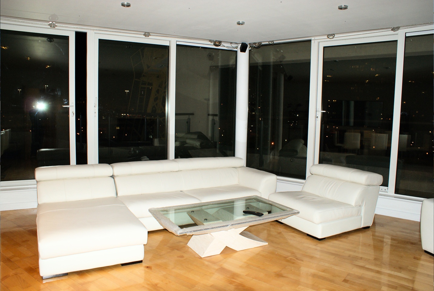 Diamond Capital Boardwalk Place Penthouse preview