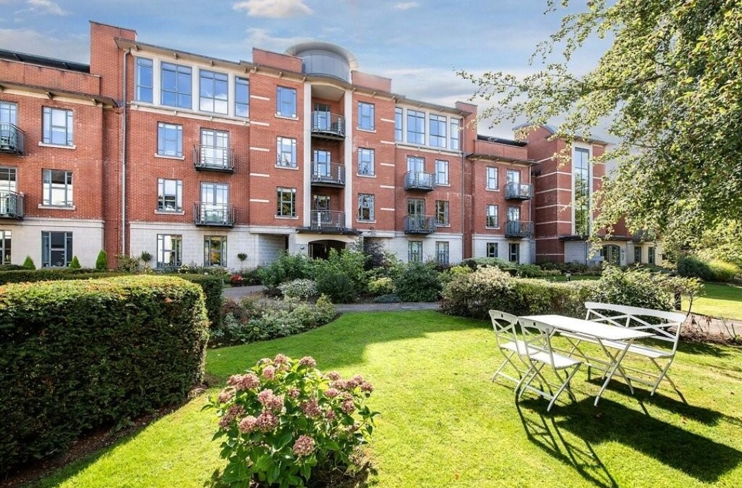 3 Bed Flat, St. James Place, B15