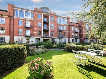 3 Bed Flat, St. James Place, B15