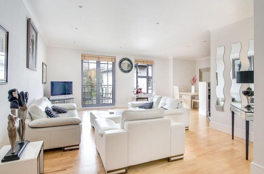 3 Bed Flat, St. James Place, B15 photo 4
