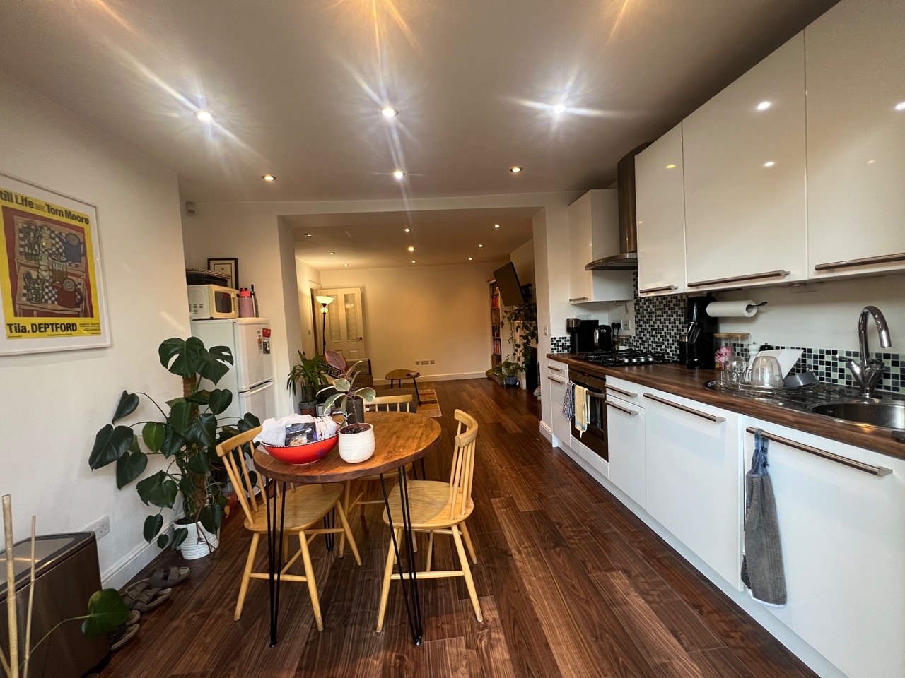 2 Bed Flat, Englefield Road, N1 photo 2