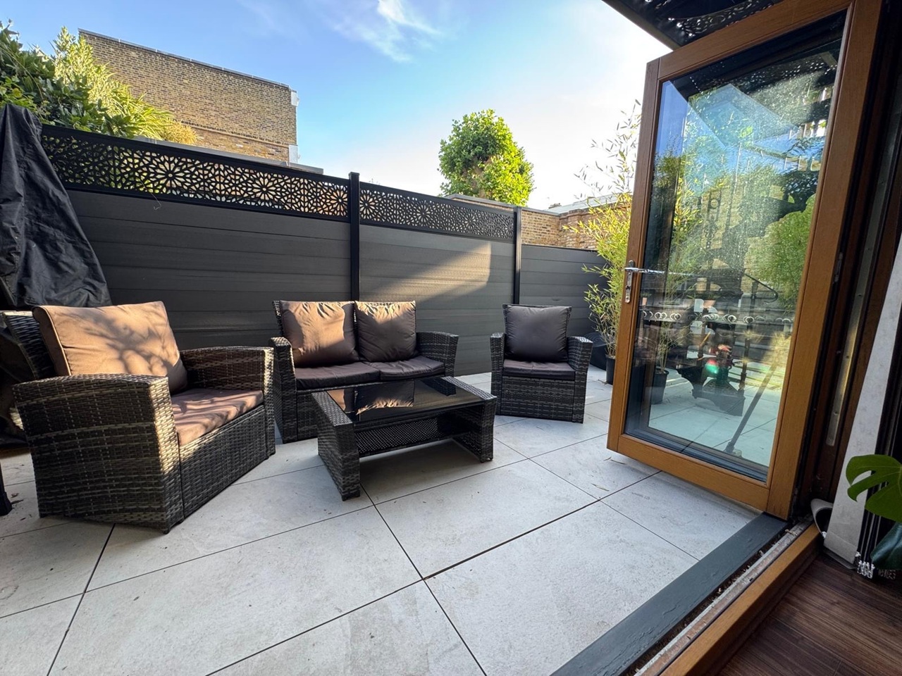 2 Bed Flat, Englefield Road, N1 photo 3