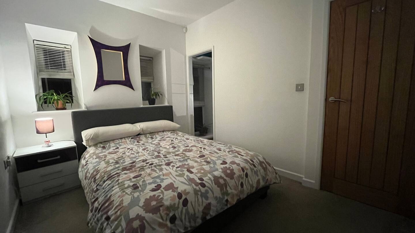 1 Bed Flat, Park Row, BS1 photo 5
