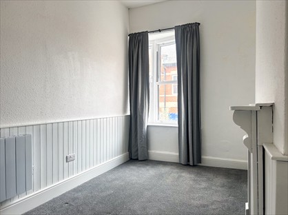 1 Bed Flat, Holton Road, CF63