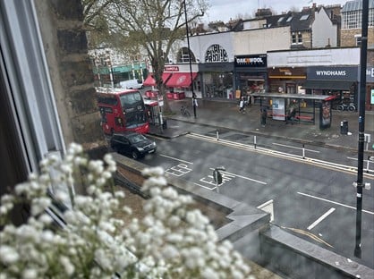 1 Bed Flat, Chiswick High Road, W4