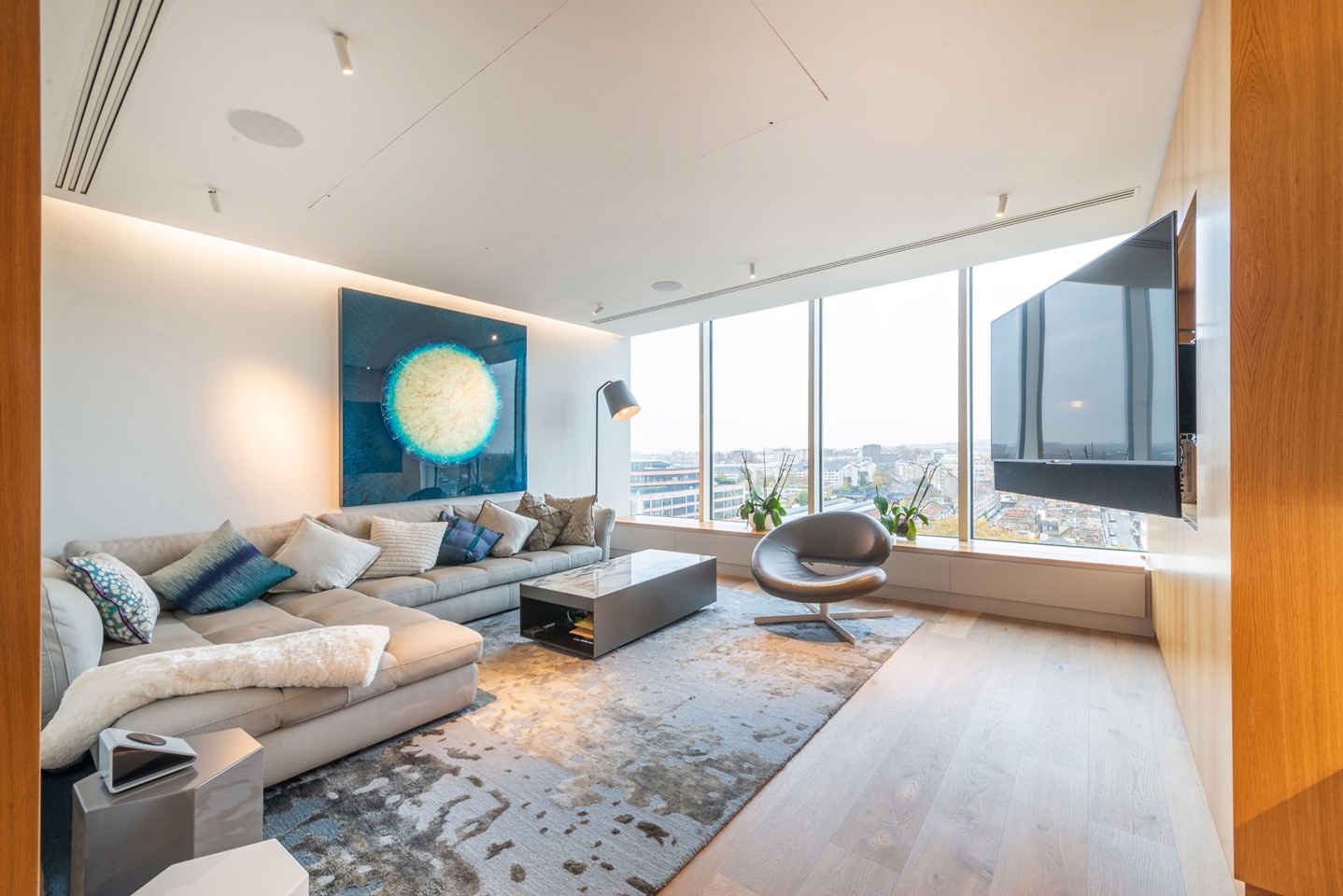 Additional image 6 of 3 Bed Flat, Marathon House, NW1, N1 7GU