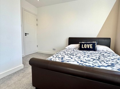 Room in a Shared House, Station Road, ME8