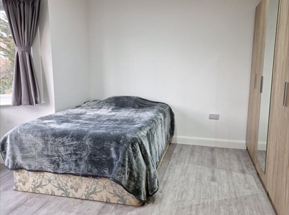 Studio Flat, Vivian Mansions, NW4