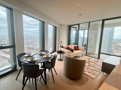 2 Bed Flat, Nine Elms Lane, SW8