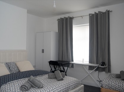 2 Bed Terraced House, Rutland St, M35