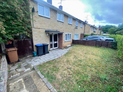 3 Bed Semi-Detached House, Harwood Hill, AL8