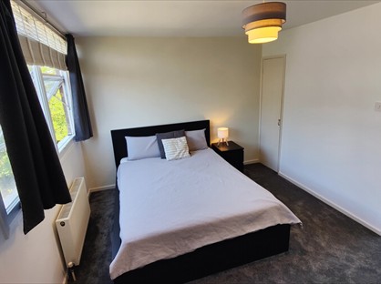 Room in a Shared Flat, Hill View Court, GU22
