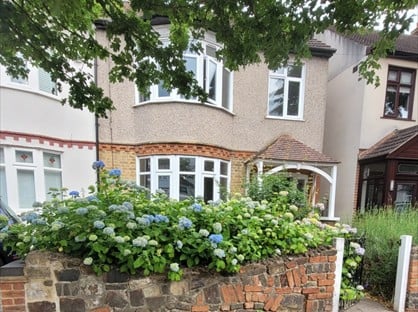 3 Bed End Terrace, Lyndhurst Drive, RM11