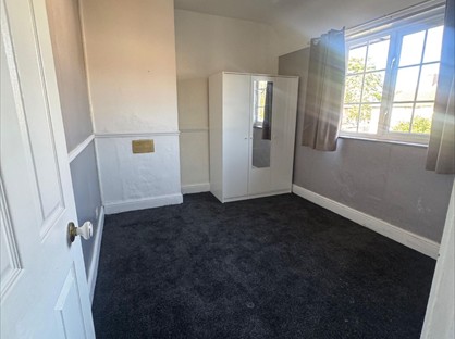 Room in a Shared House, Burnside Road, RM8
