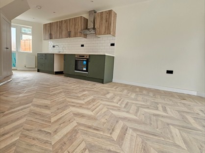 3 Bed Semi-Detached House, Goldsdown Close, EN3