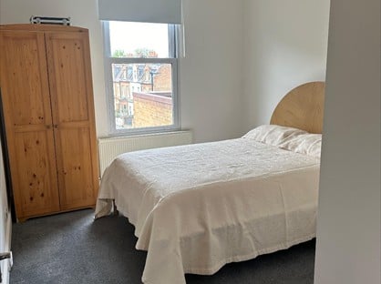 1 Bed Flat, Chiswick High Road, W4