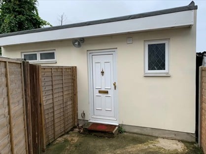 Studio Flat, Selborne Gardens, NW4