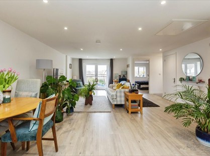 1 Bed Flat, Wildmoor Gate, OX14