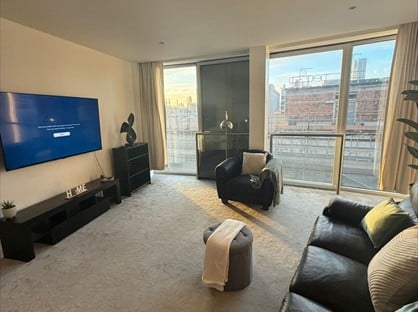 1 Bed Flat, The Rotunda, B2