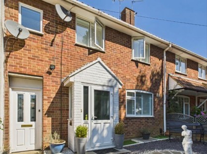 4 Bed Terraced House, Northridge Way, HP1