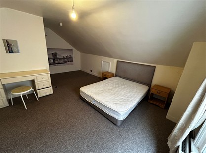 Room in a Shared House, Farnborough Road, GU14