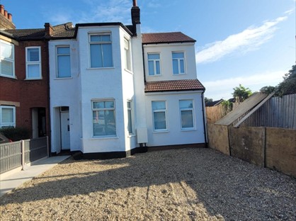 3 Bed Flat, Feltham Road, TW15