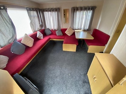 2 Bed Flat, Meadow Lane, SS11