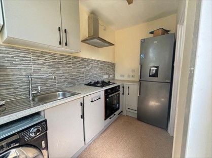 4 Bed Terraced House, Victoria Avenue, SS2
