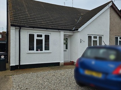 2 Bed Bungalow, Warwick Drive, SS4