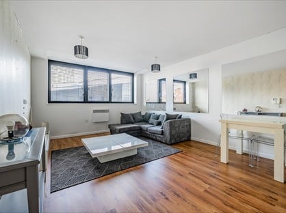 2 Bed Flat, Mann Island, L3