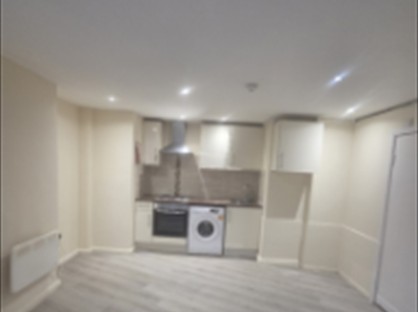 Studio Flat, Halftone Court, EN5