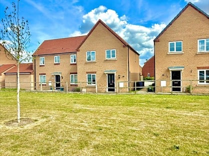 3 Bed Semi-Detached House, Ayr View, PE10