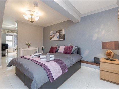 1 Bed Flat, Merton Road, WD18