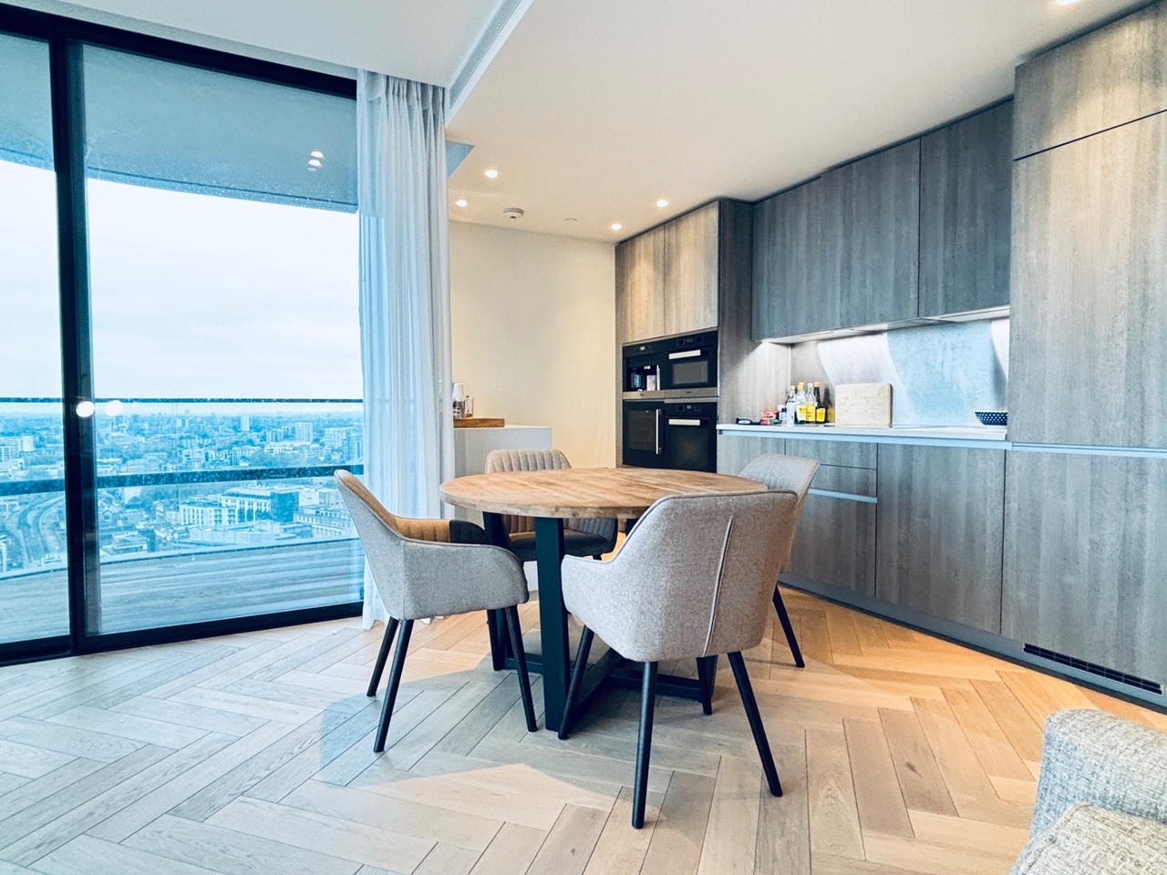 2 Bed Flat, Principal Place, EC2A photo 2