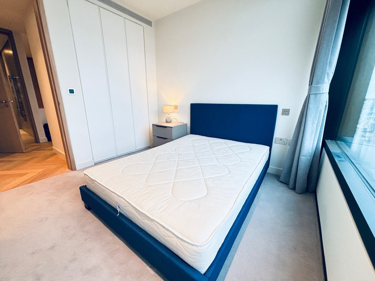 2 Bed Flat, Principal Place, EC2A photo 5