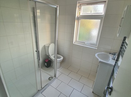 6 Bed Semi-Detached House, Babington Road, NW4