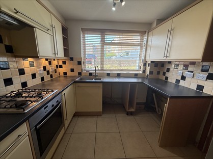 3 Bed Terraced House, Prince Charles Close, BN42