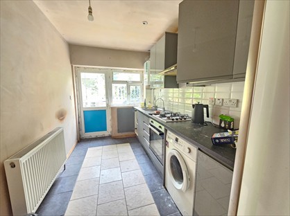 4 Bed Terraced House, Manor Park Crescent, HA8