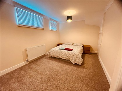 Room in a Shared House, Surbiton Crescent, KT1