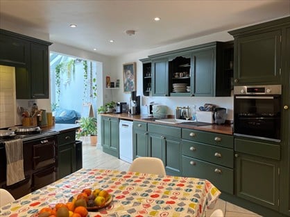 6 Bed Detached House, Stroud, GL5