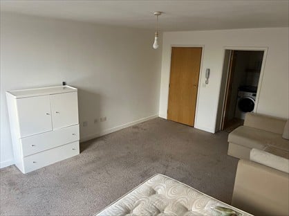 Studio Flat, Paul Allen House, BS5