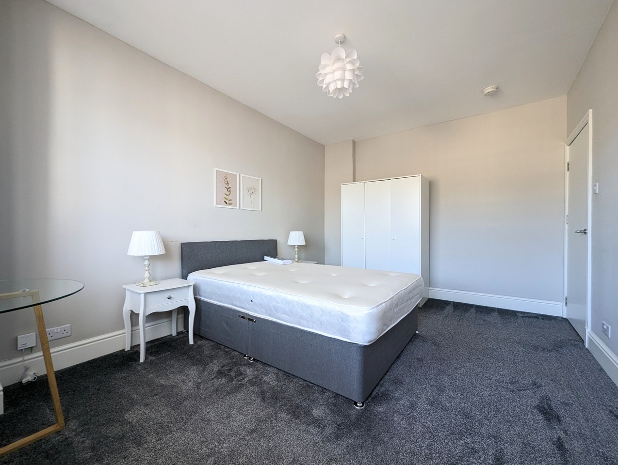 Edinburgh - 3 Bed Flat, Canongate, EH8 - To Rent Now for £2,700.00 p/m