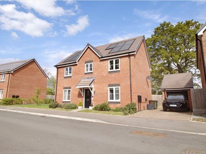 3 Bed Detached House, Poplar Gardens, WR14