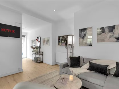 2 Bed Flat, Waldemar Road, SW19