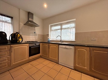 4 Bed Semi-Detached House, Norwood Gardens, UB2