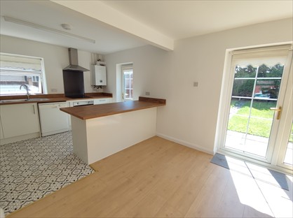 4 Bed Semi-Detached House, Edinburgh Close, L30